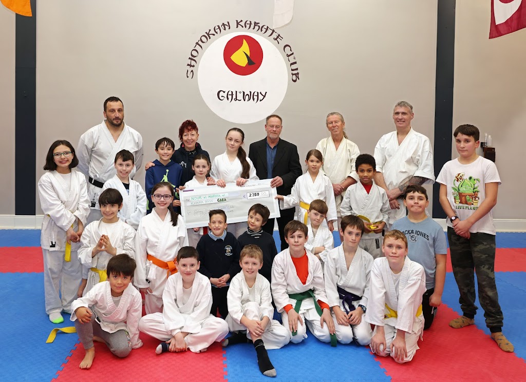 This image has an empty alt attribute; its file name is Shotokan-Karate-Club-presentation.jpg